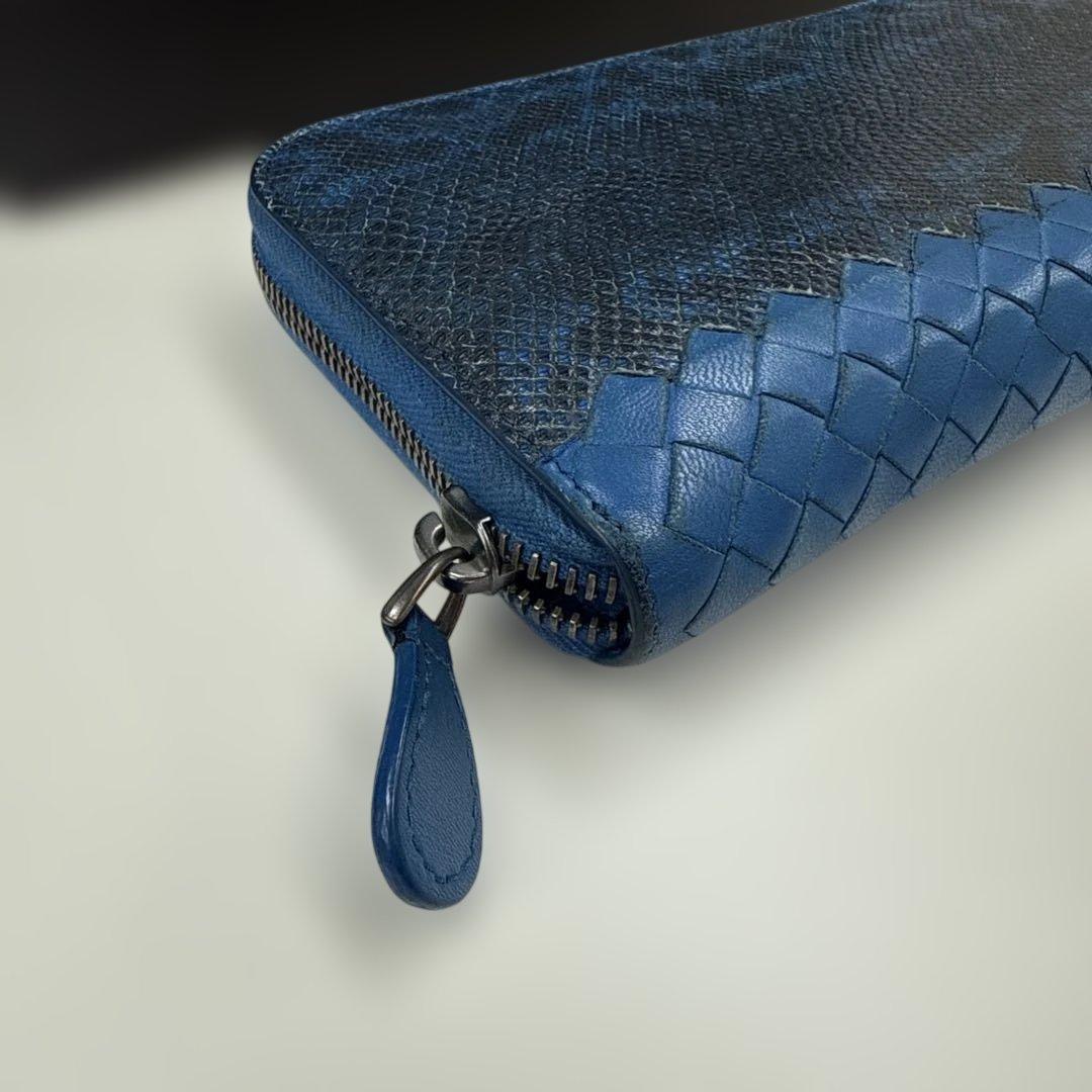 BOTTEGA VENETA ラウンドジップ ブルー レザー 長財布