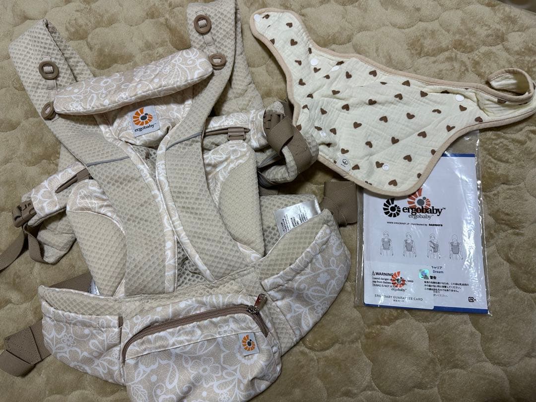 ergobaby 抱っこ紐 花柄 ベージュ　エルゴベビー　クリームフラワーレース