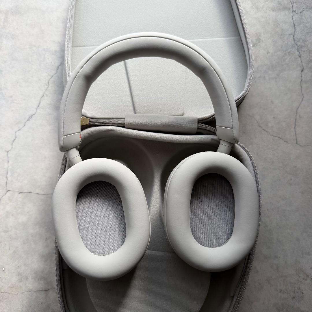 SONY WH-1000XM5 プラチナシルバー ノイズキャンセリング 美品