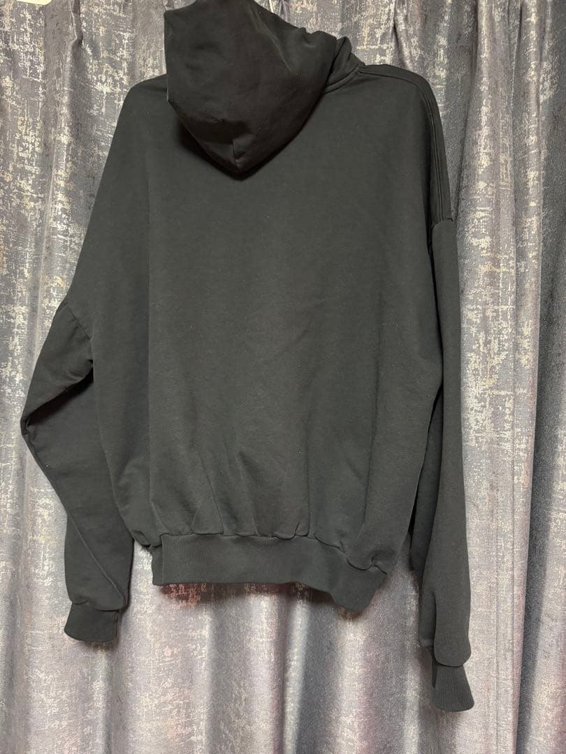 Balenciaga ブラック フード付きパーカー