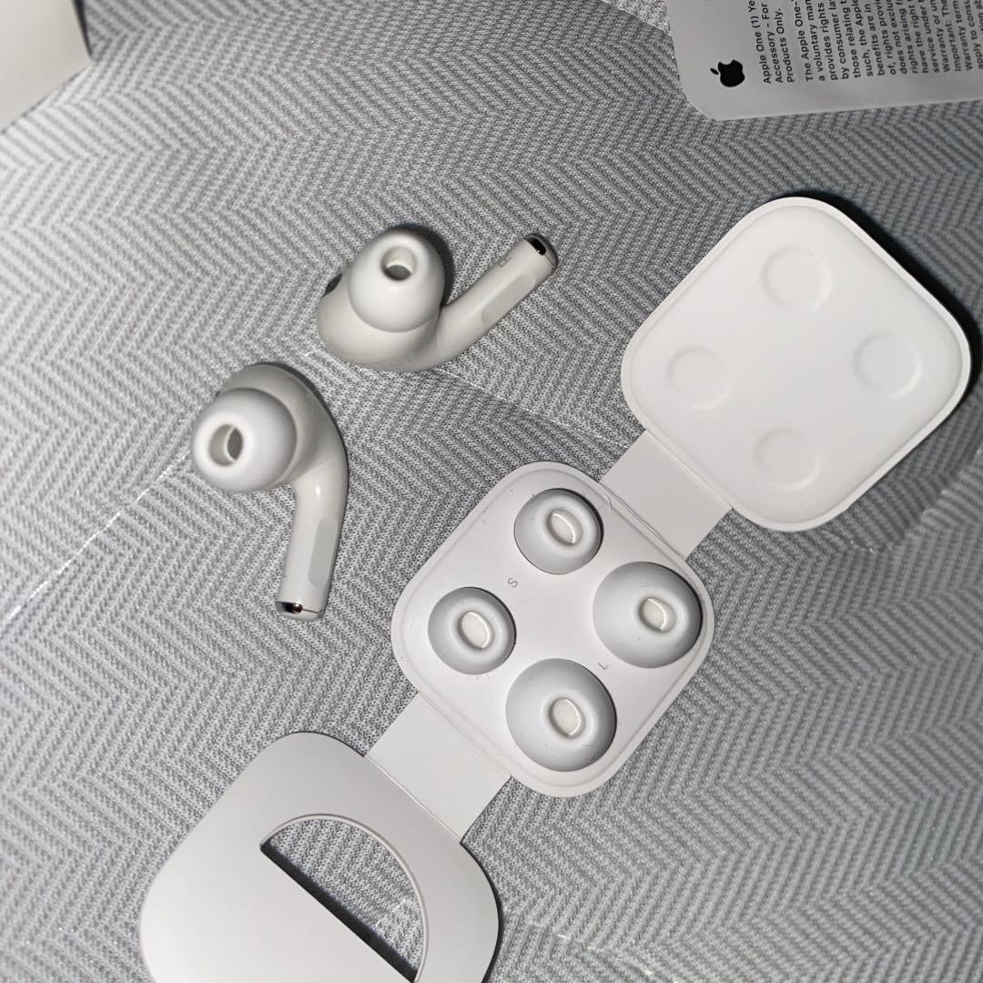 AirPods Pro イヤホン　Apple
