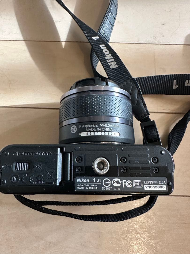 Nikon 1 J1ミラーレスカメラ