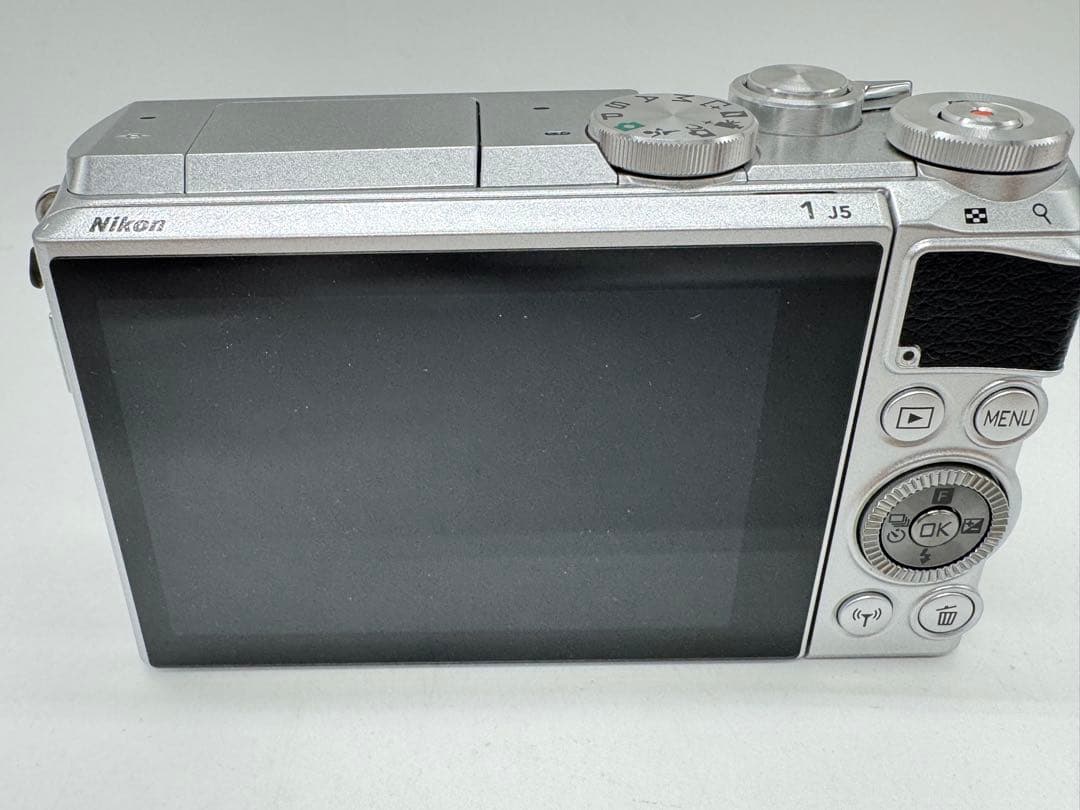 ラ*ー様 Nikon J5 MODEL1 Nikkor ミラーレスカメラ Wレン