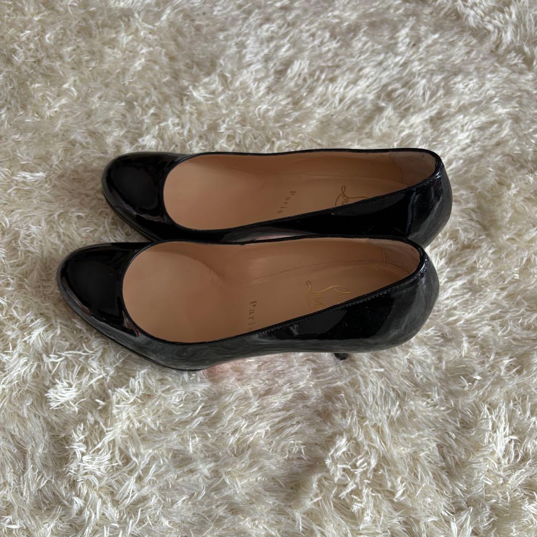 クリスチャンルブタン パテント エナメル パンプス