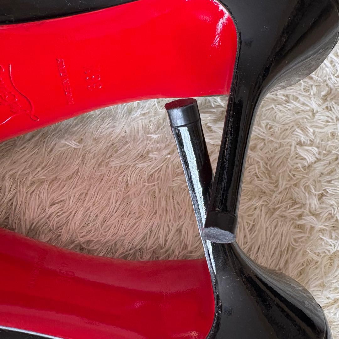 クリスチャンルブタン パテント エナメル パンプス