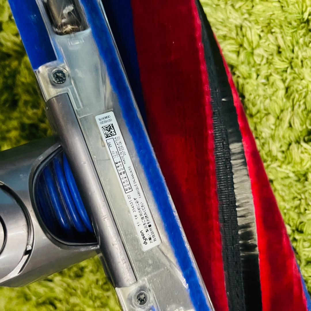 ダイソン SV18 ヘッドローラーとチャージャー付き