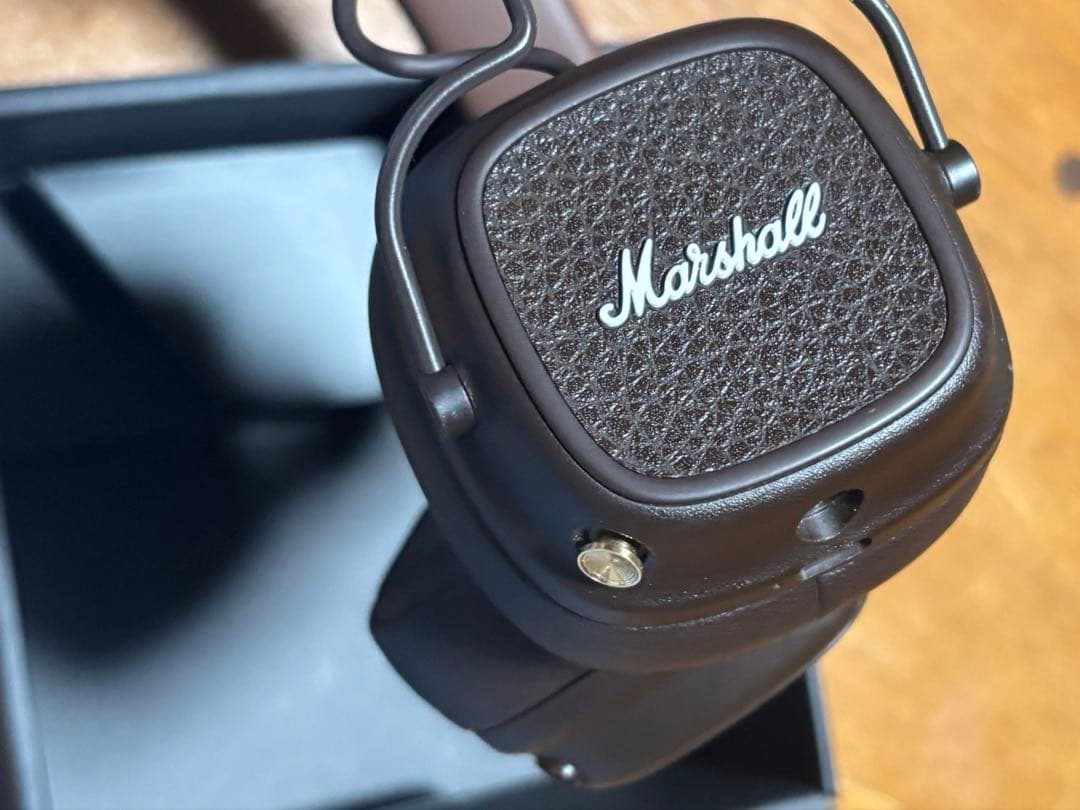 Marshall Major V ワイヤレスヘッドフォン ブラウン