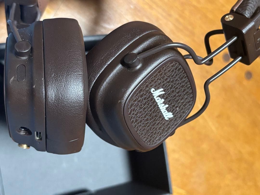 Marshall Major V ワイヤレスヘッドフォン ブラウン