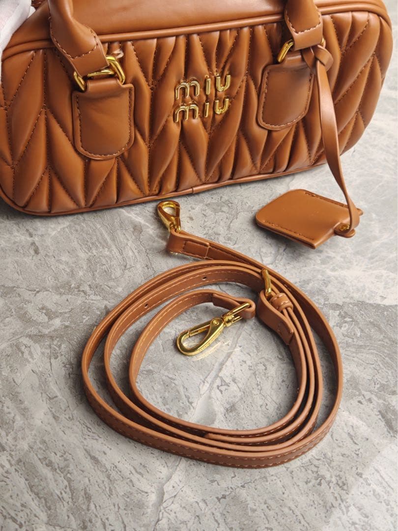 ＊じゅーたん＊miu miu キルティングハンドバッグ ブラウン　美品