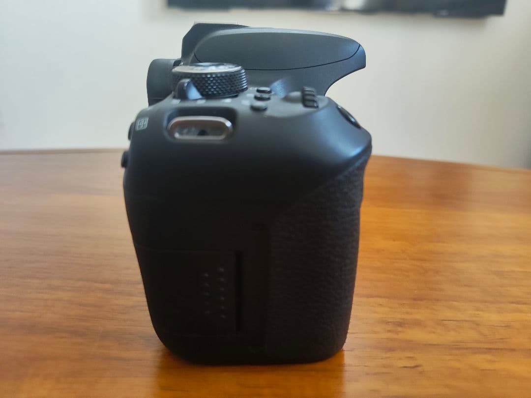 【ジャンク】Canon EOS Kiss X9i デジタル一眼レフカメラ