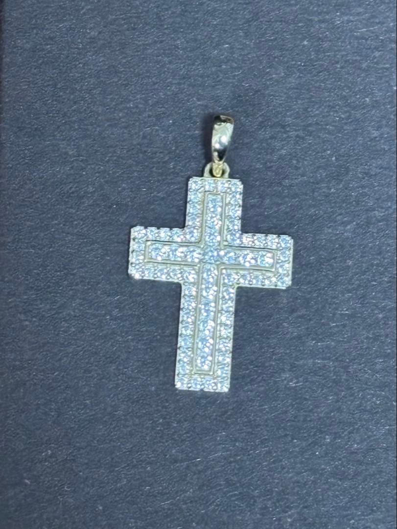 AVALANCHE 10kクリスタル十字架ペンダント