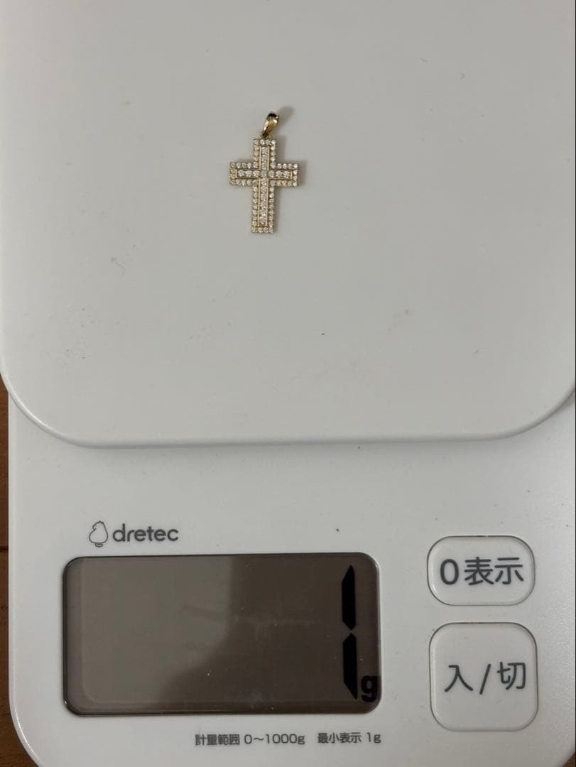 AVALANCHE 10kクリスタル十字架ペンダント