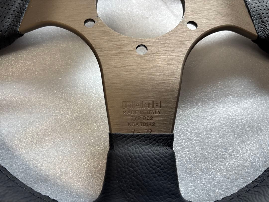 MOMO race レース 320mm