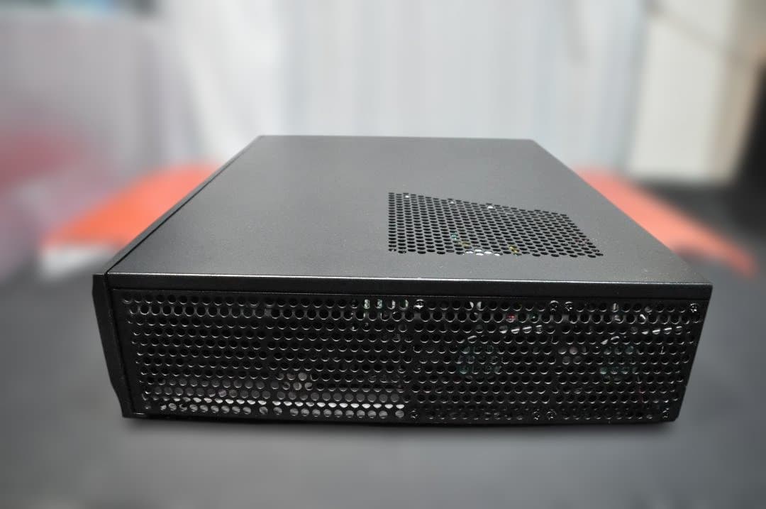 【25H2・新品SSD】光デジタル搭載！横置きAV仕様 自作PC