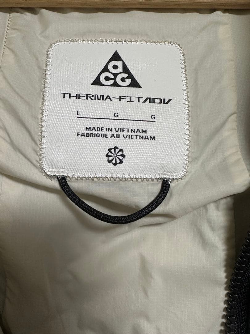 ナイキACG ダウンジャケット プリマロフト