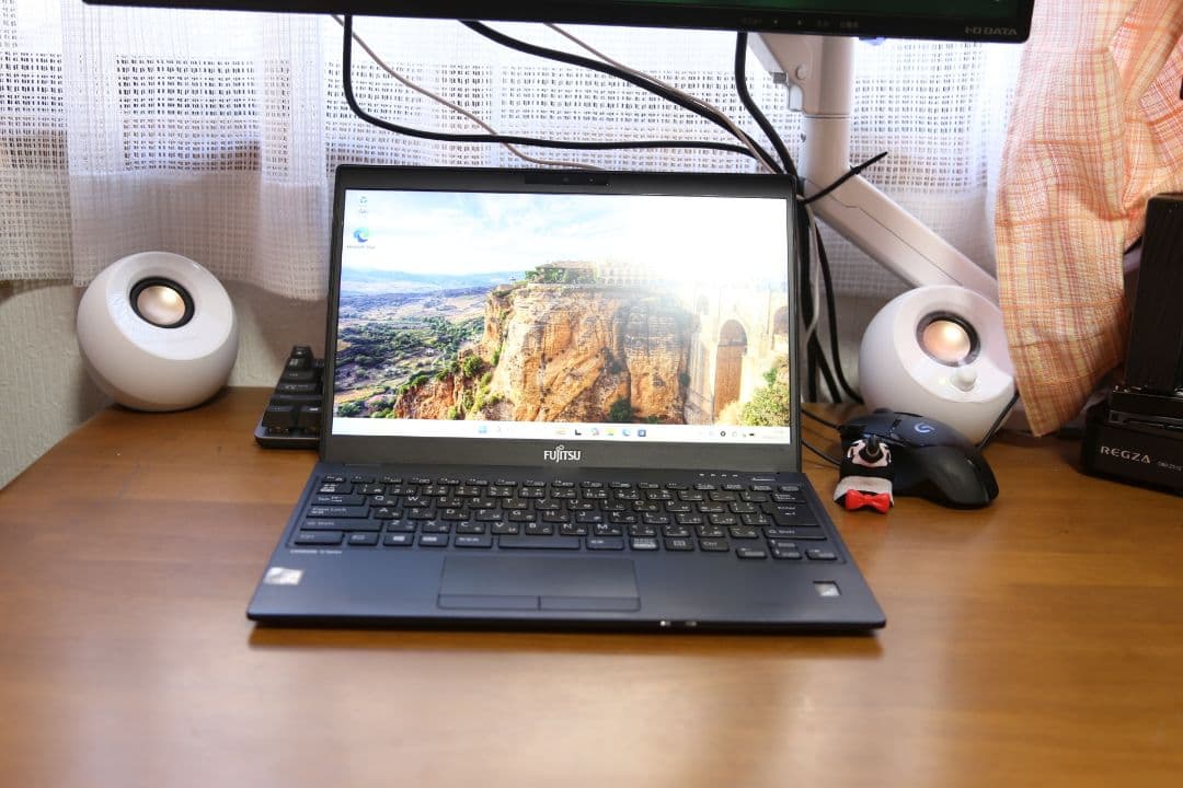 FUJITSU U9310/E 第10世代 core i5 256GB 03