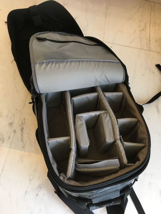 カメラリュック　完全防水　Lowepro Dry Zone 200