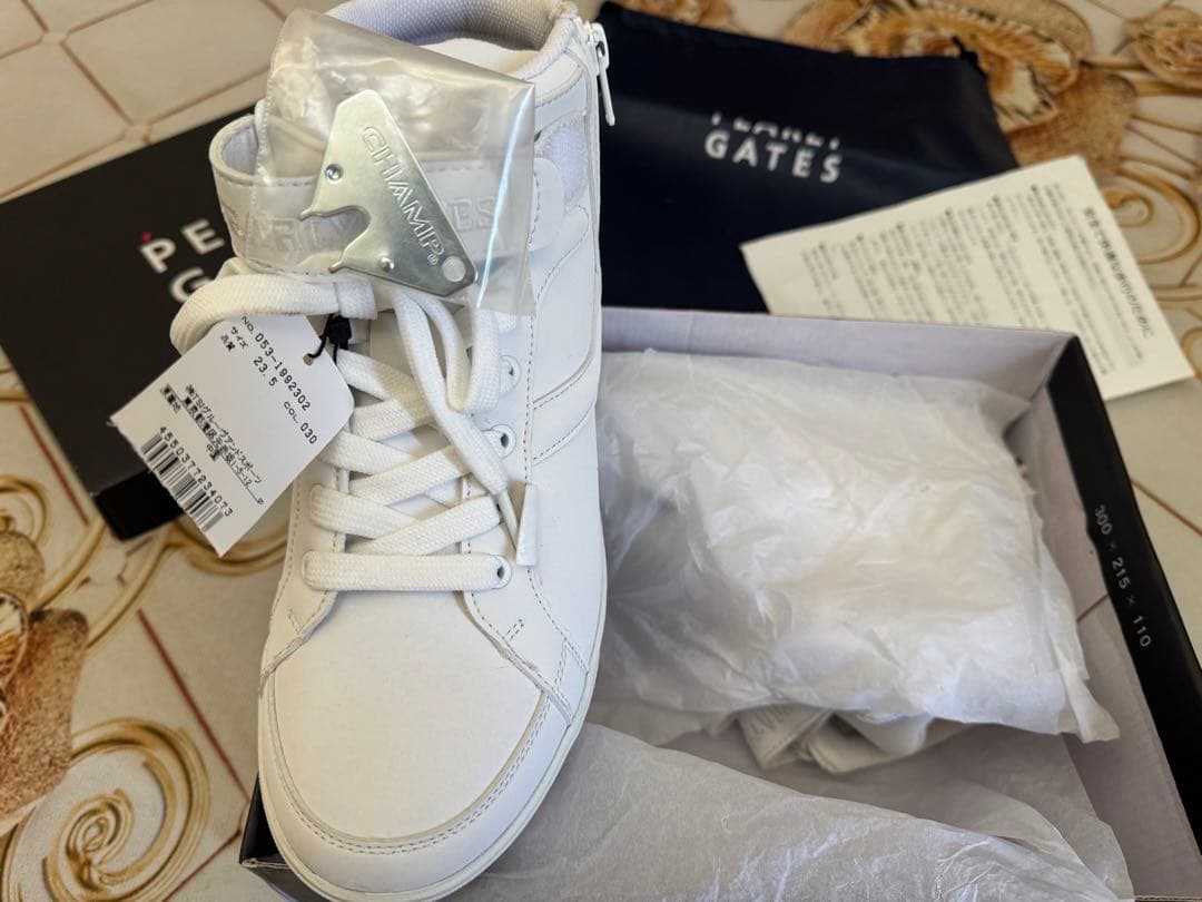 高島屋新品未使用箱袋付PEARLYGATES ホワイト23.5cm¥14000