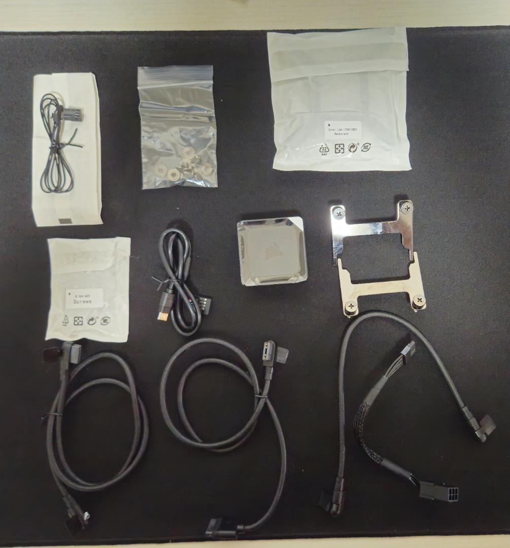 Corsair iCUE LINK TITAN 360 RX RGB 冷却器