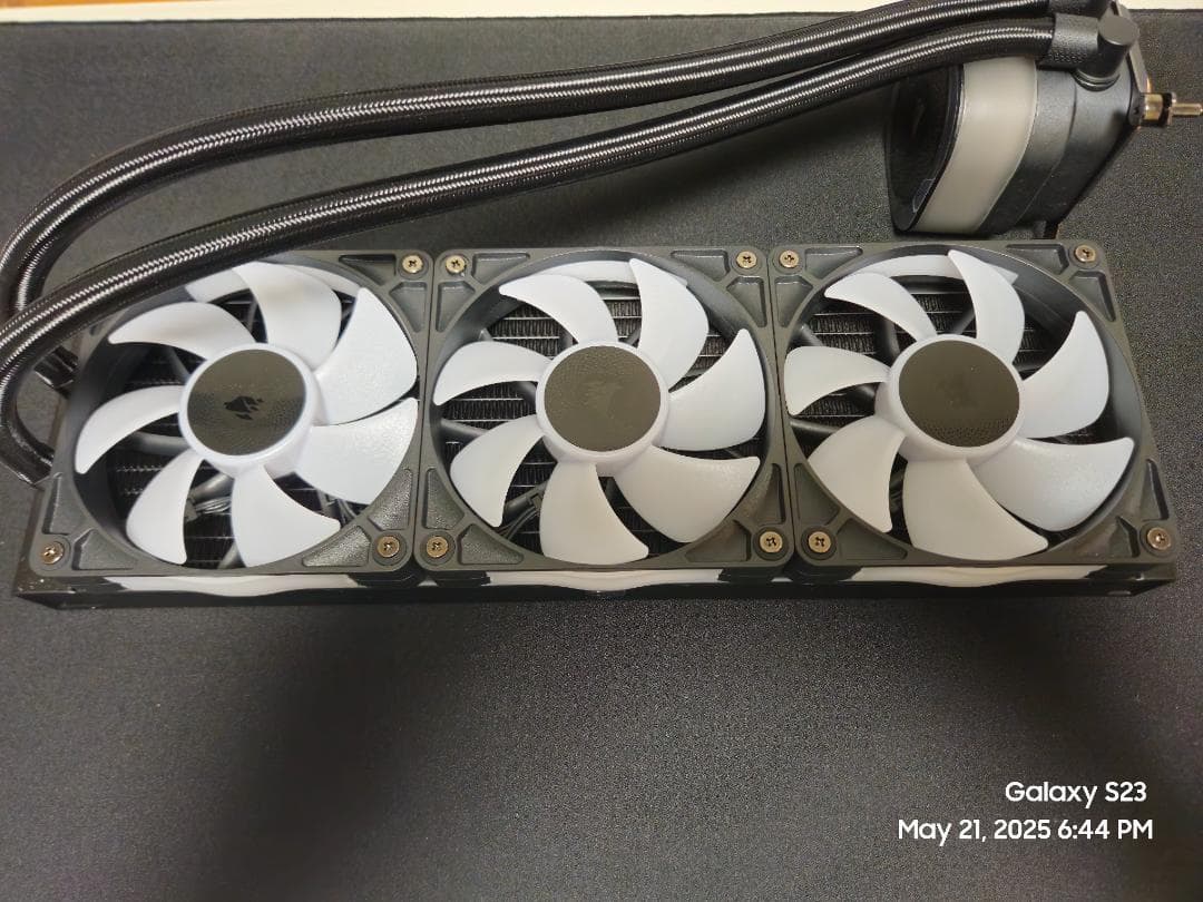 Corsair iCUE LINK TITAN 360 RX RGB 冷却器