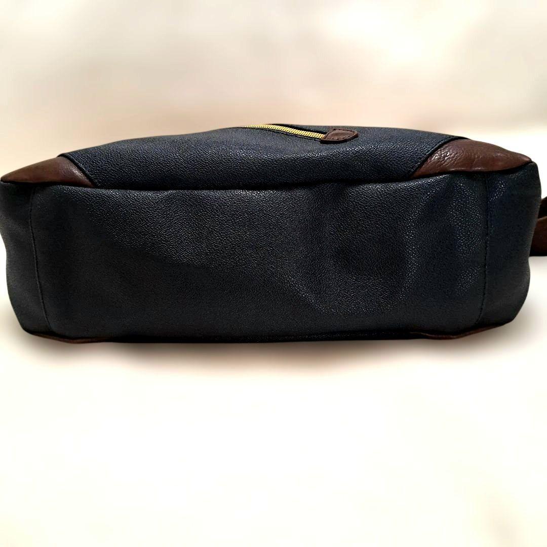 【美品】オロビアンコ レザーショルダーバッグ 革ロゴタグ&ゴールド金具 ネイビー