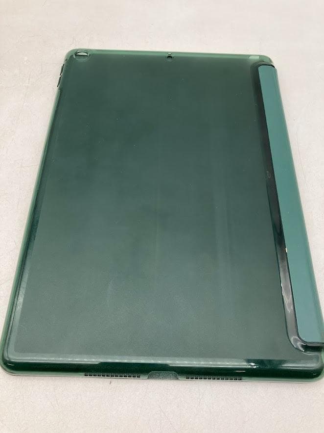 Apple ipad　第9世代　モデル MK2L3J/A バージョン15.6.1