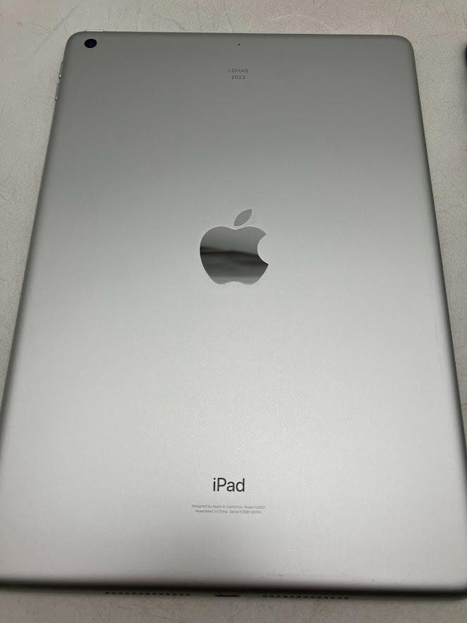 Apple ipad　第9世代　モデル MK2L3J/A バージョン15.6.1