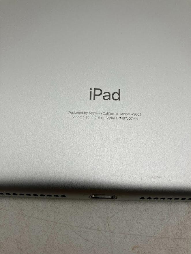 Apple ipad　第9世代　モデル MK2L3J/A バージョン15.6.1