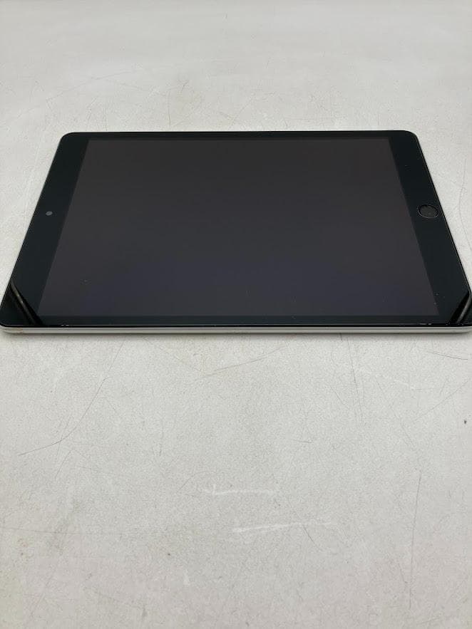 Apple ipad　第9世代　モデル MK2L3J/A バージョン15.6.1