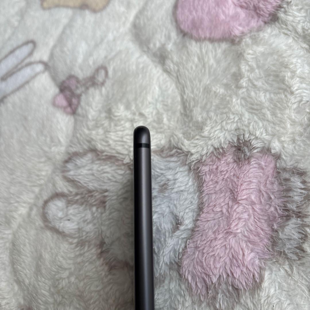 iPhone 8 スペースグレイ