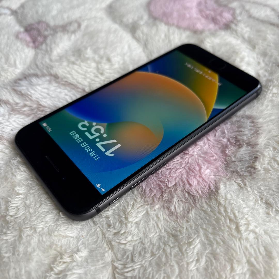 iPhone 8 スペースグレイ