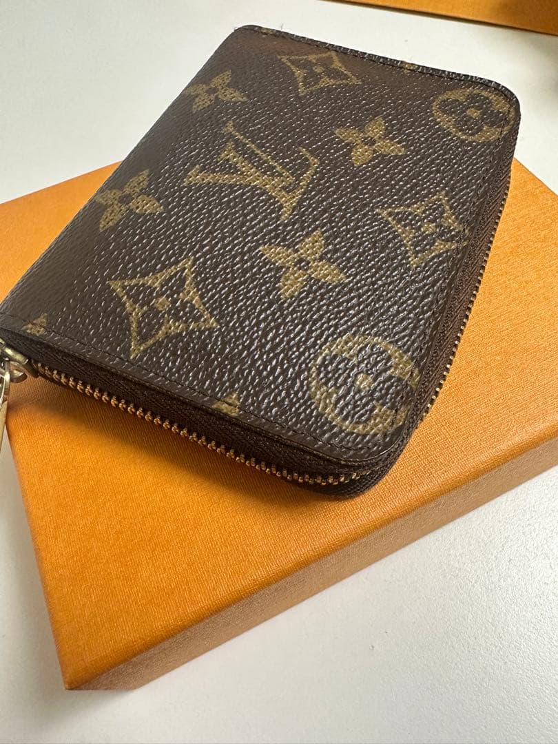 LOUIS VUITTON モノグラム ケース　パース