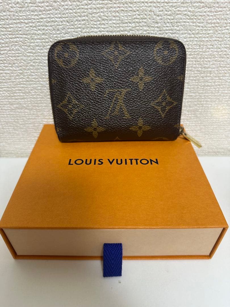 LOUIS VUITTON モノグラム ケース　パース
