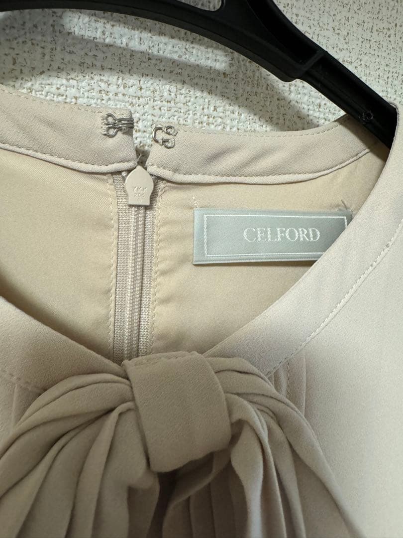値下げ！CELFORD リボンタイ付きプリーツワンピース　顔合わせ　結婚式