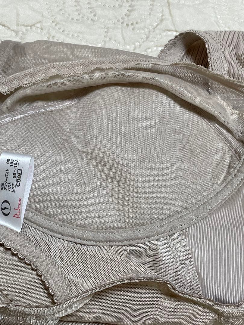 ダイアナ⭐︎補正下着ボディースーツ