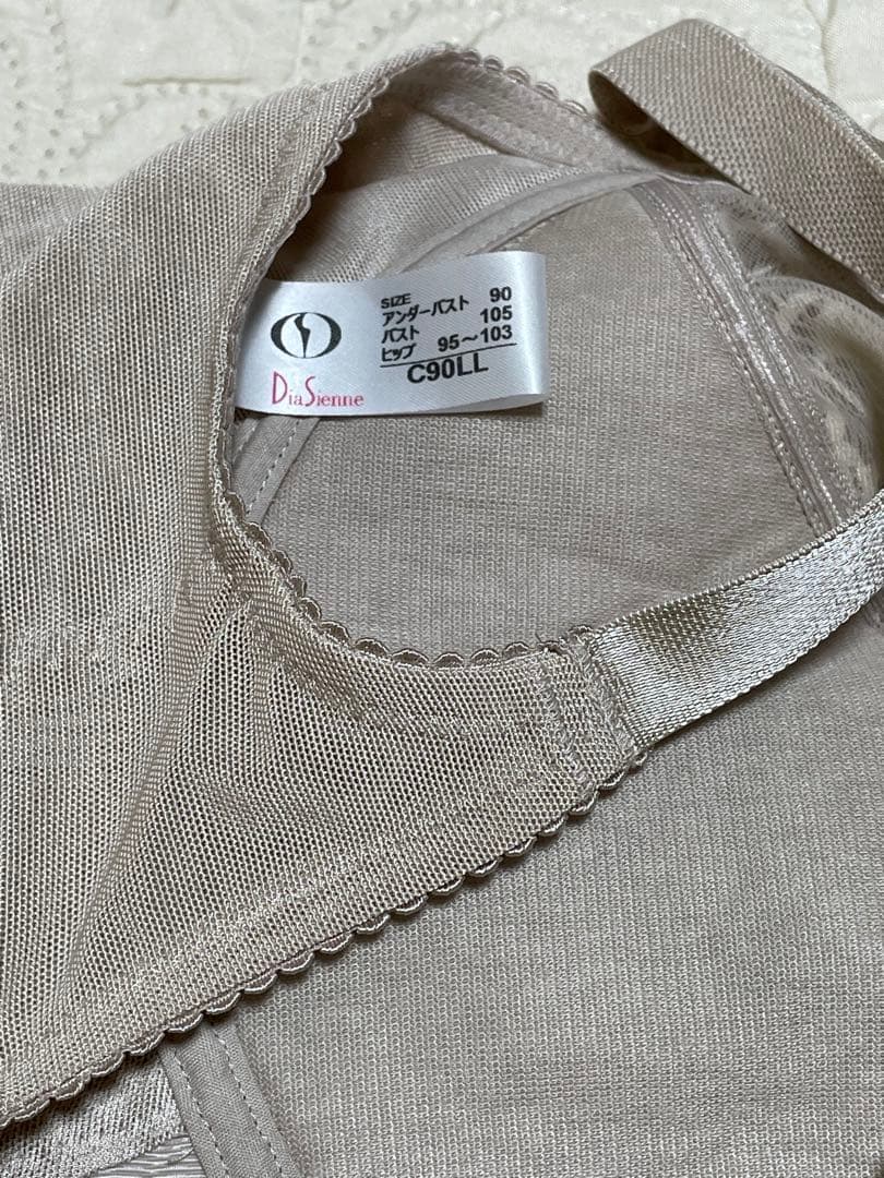 ダイアナ⭐︎補正下着ボディースーツ
