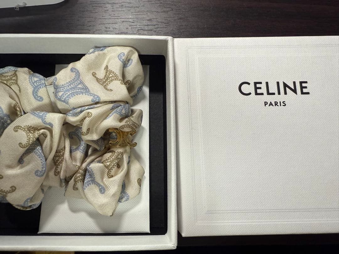 CELINE シュシュ