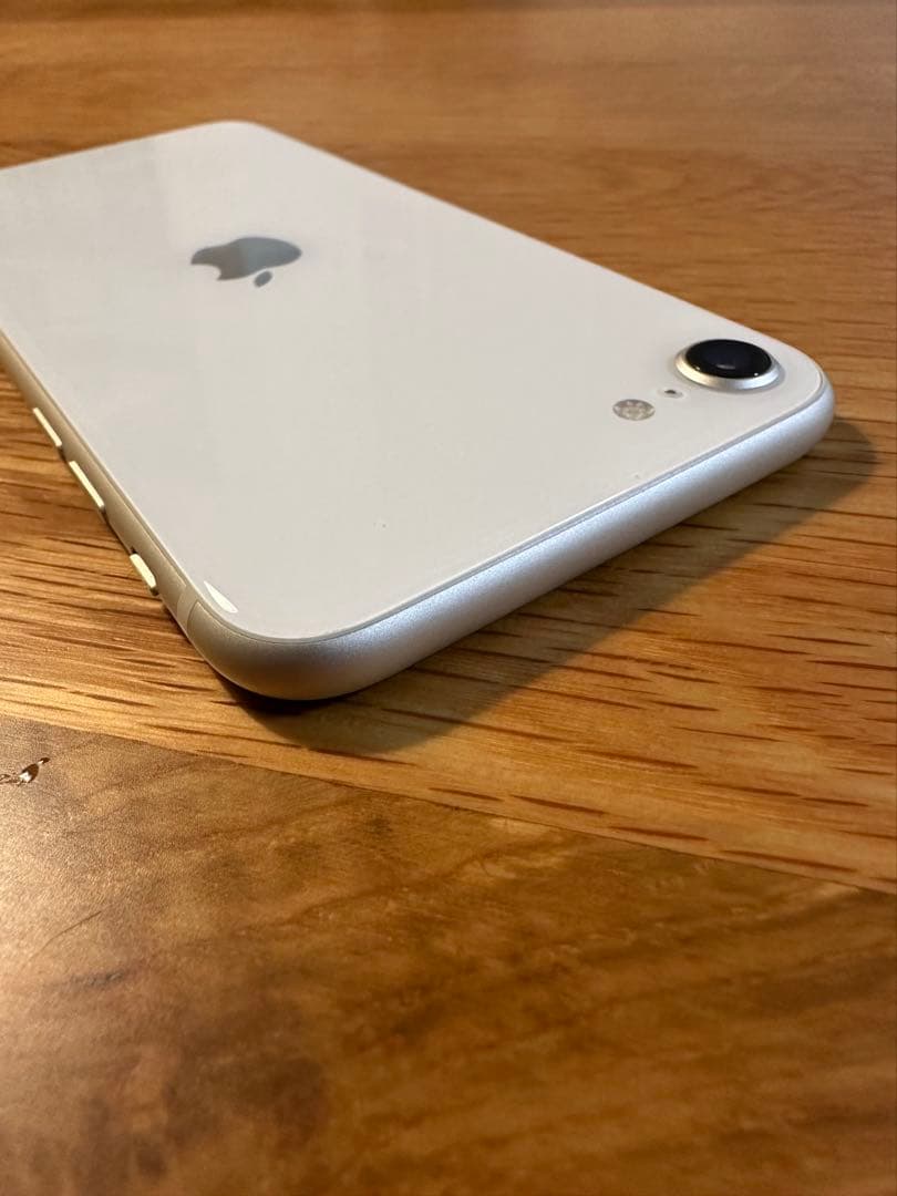 Apple iPhone SE (第3世代) スターライト