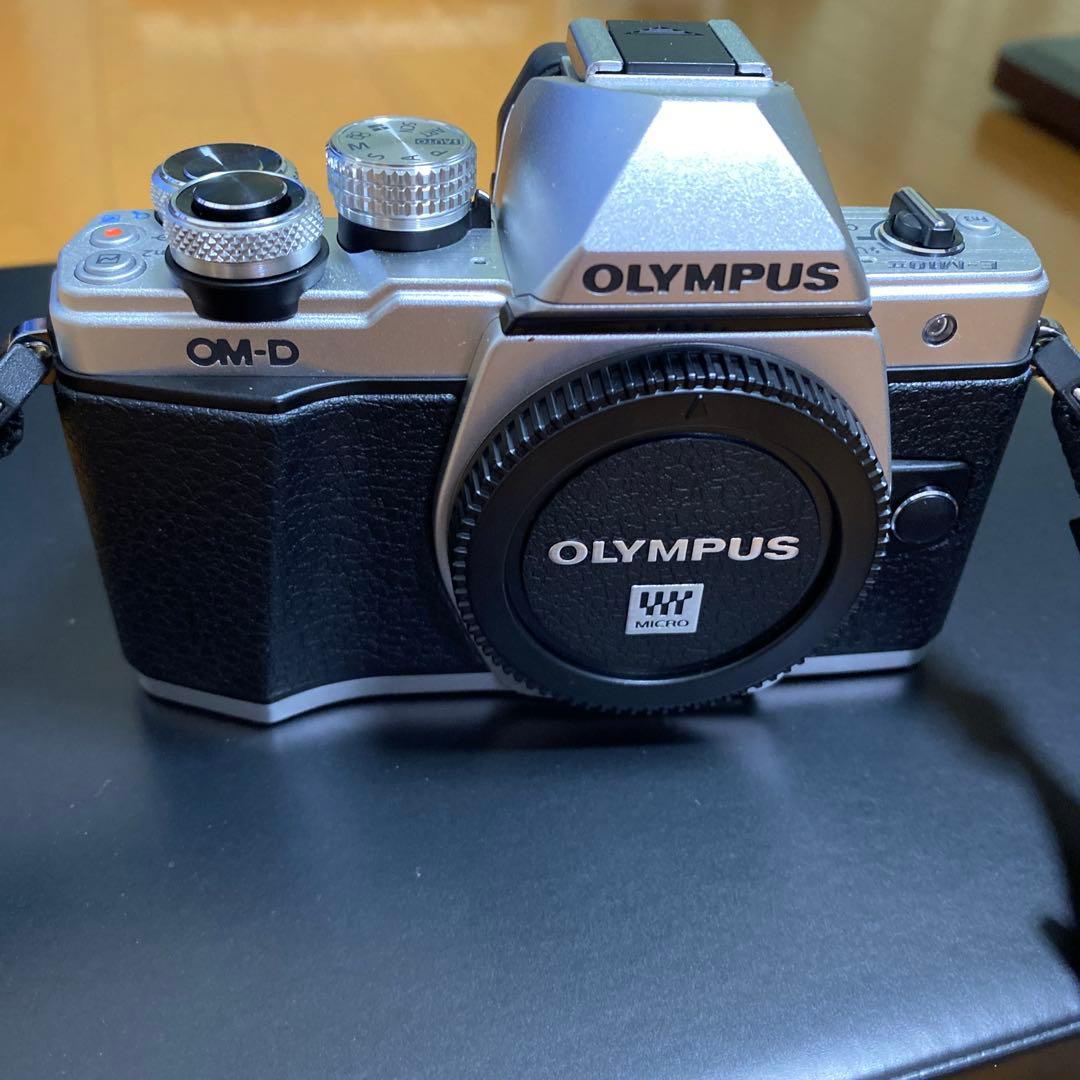 美品　OLYMPUS OM-D E-M10 MarkⅡ シルバー