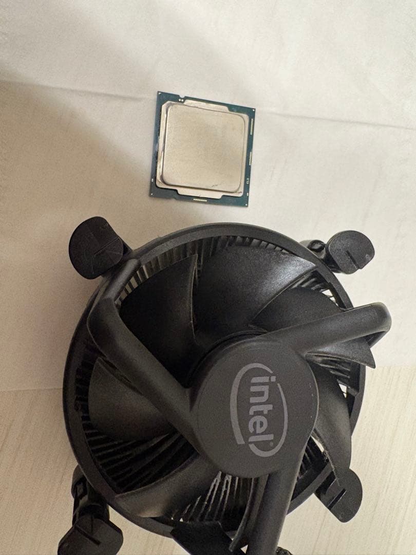 CPU Intel i7-10700