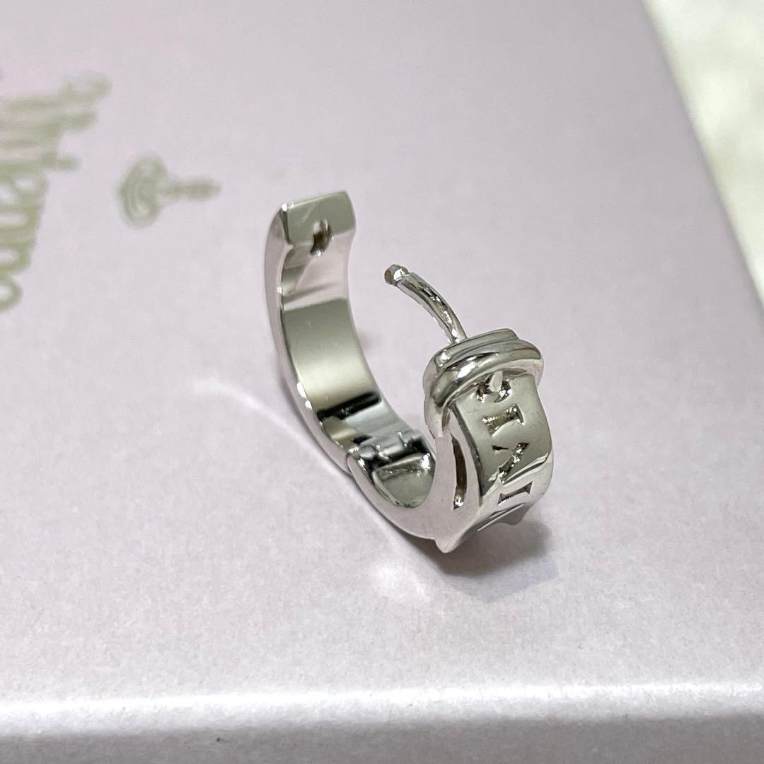 【極美品】ヴィヴィアンウエストウッド　ボビーフープピアス片耳　シルバー　箱ポーチ