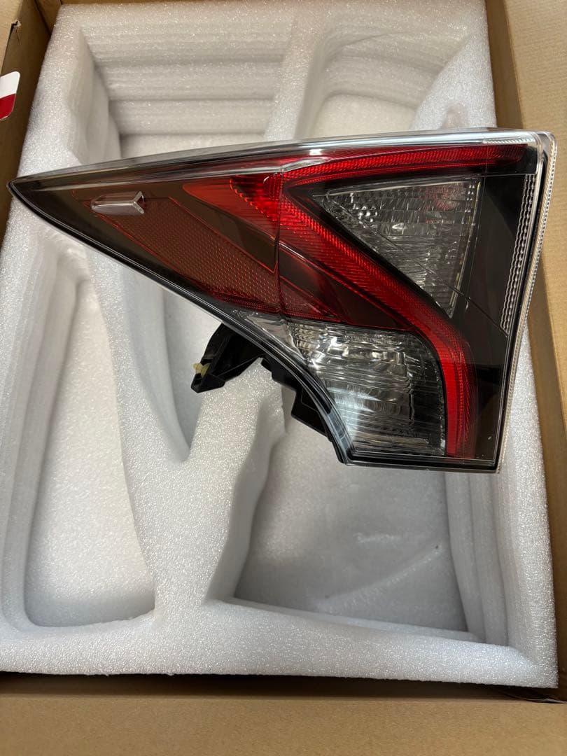 50プリウス テールランプ