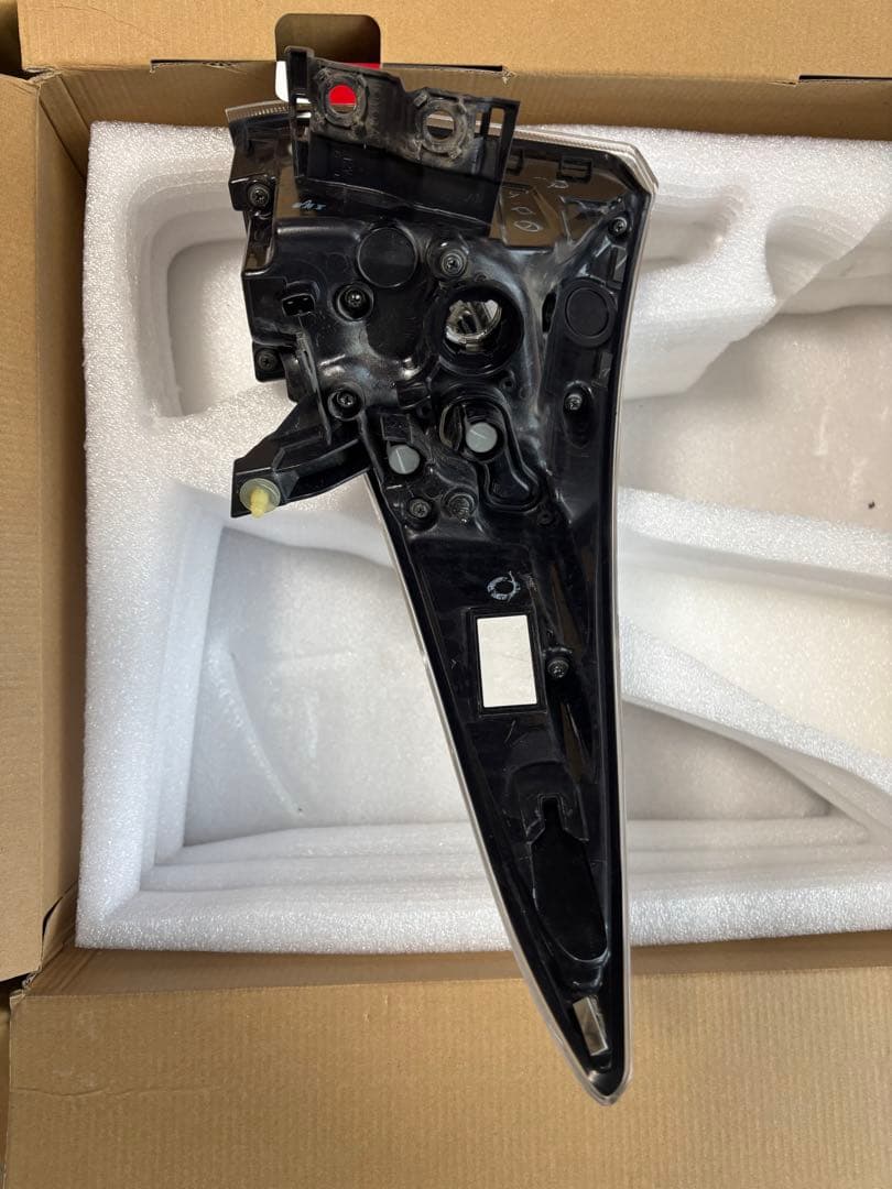 50プリウス テールランプ