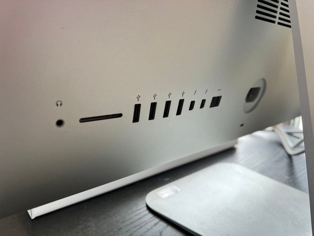 iMac 21.5インチLEDバックライトディスプレイ