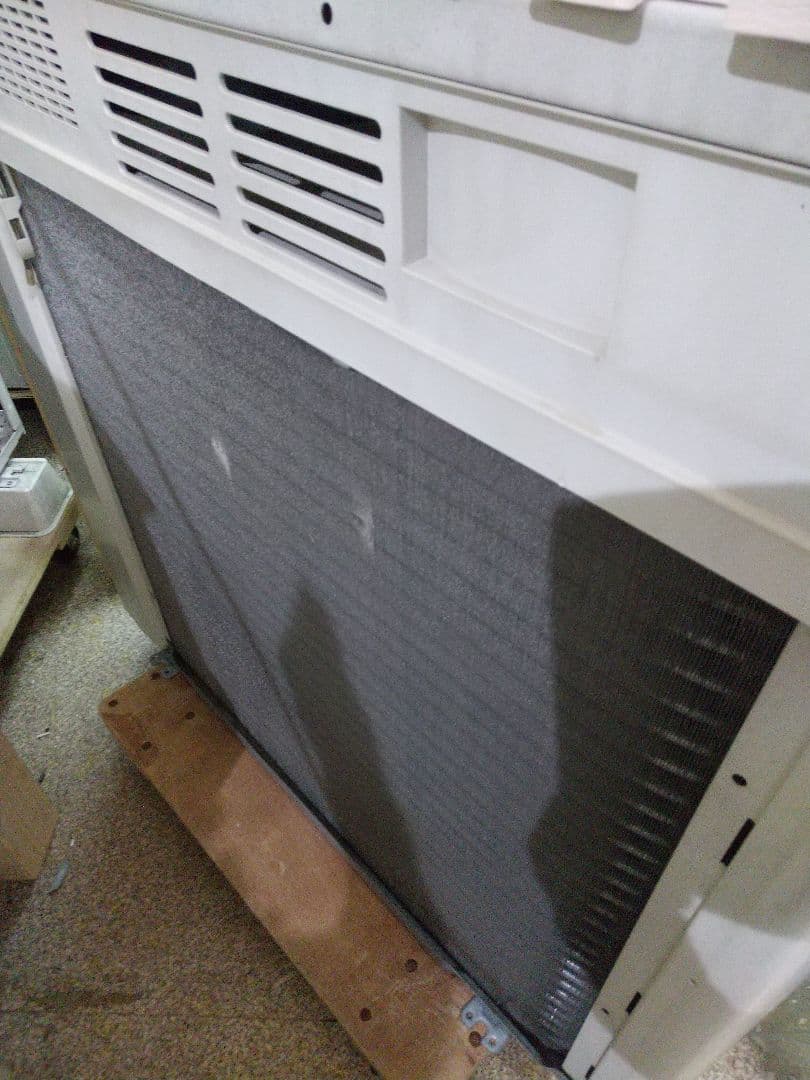 ダイキン エアコン１８畳 F56YTRXP-W 2021年製