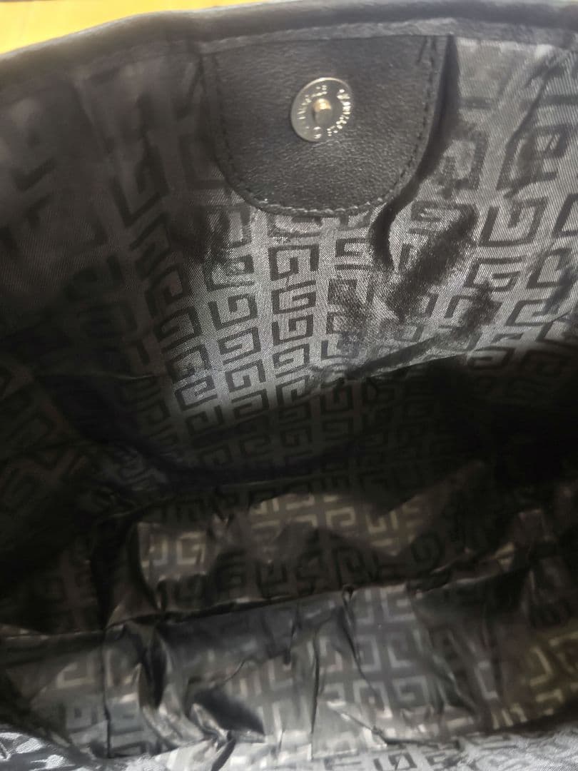 【未使用】Givenchy ジバンシー　黒　トートバッグ　ミニポーチ付き