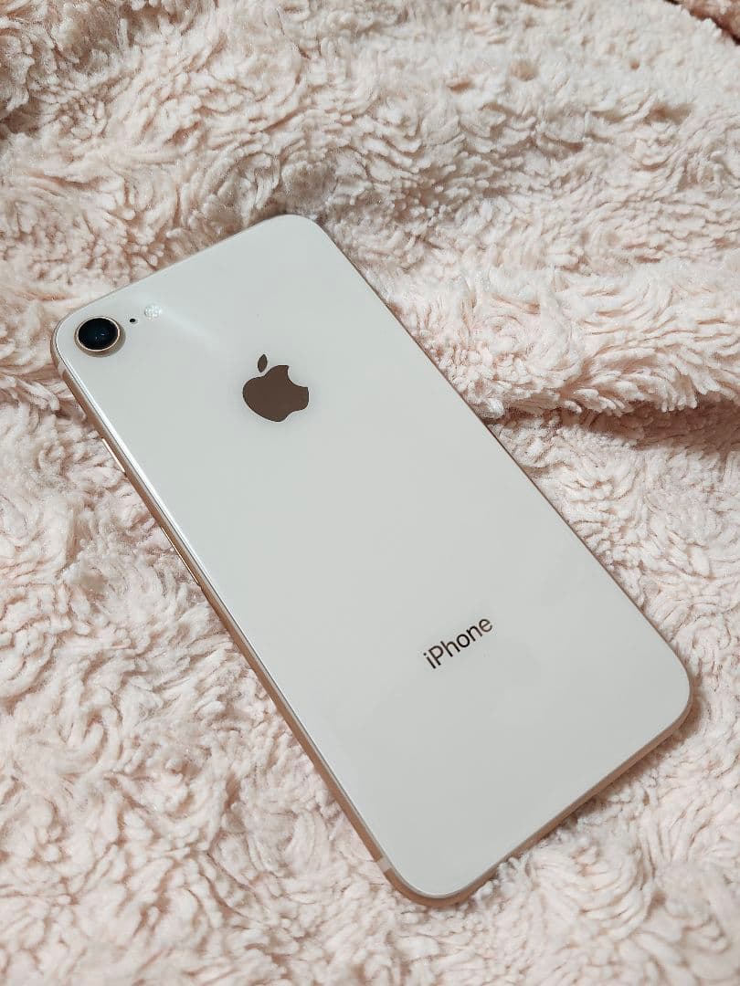 iPhone 8 64GB ゴールド 本体 クリアケース付き