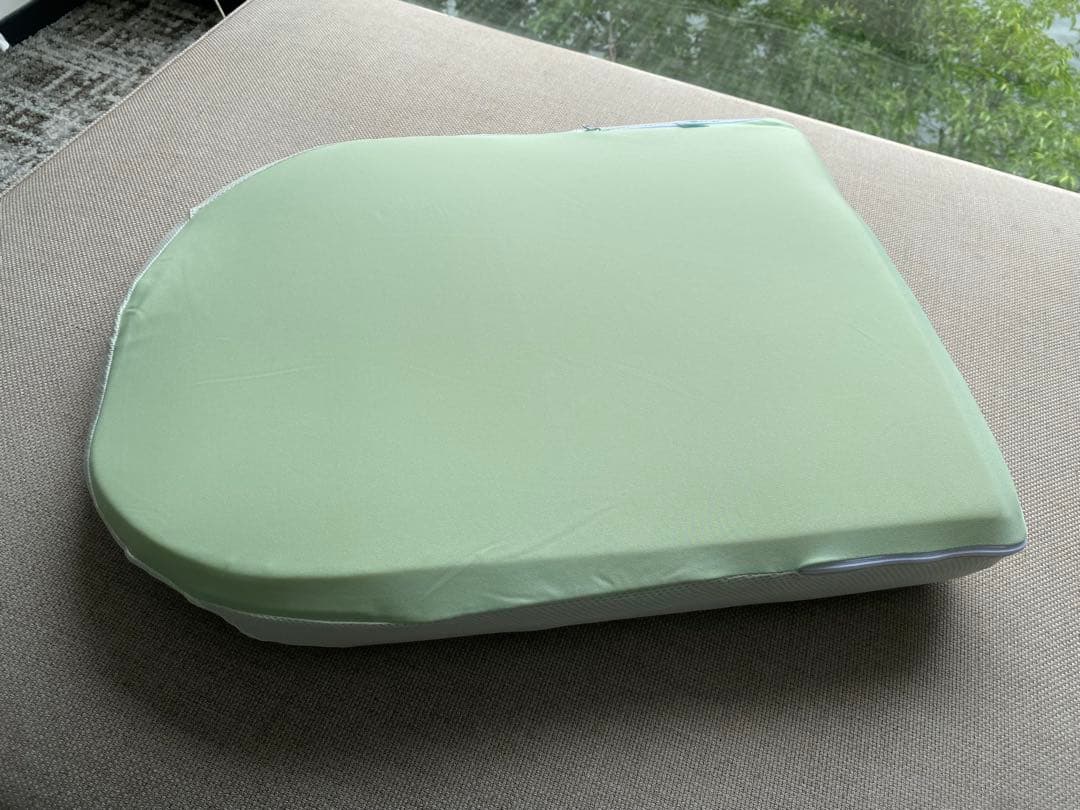 エアロフロー足まくら　ノイアックリビング