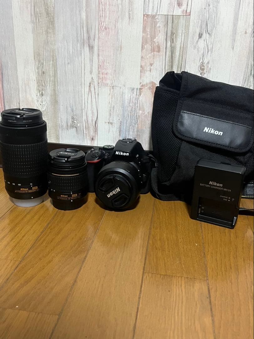 一眼レフ　Nikon D5600 ダブルズームキット