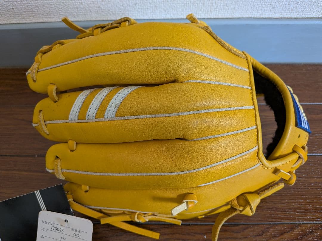 adidas 軟式グローブ イエロー